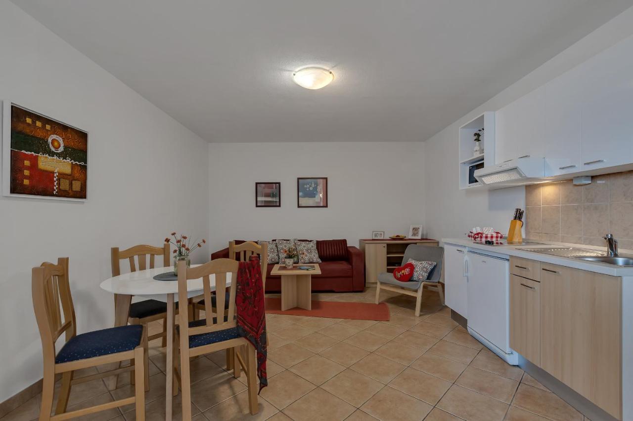 Apartments Vranjes Brela Zewnętrze zdjęcie