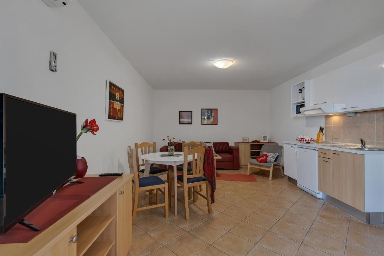 Apartments Vranjes Brela Zewnętrze zdjęcie